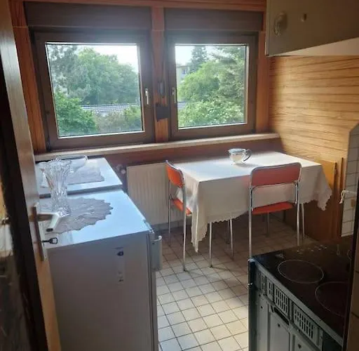 Mit 2 Separaten Schlafzimmern