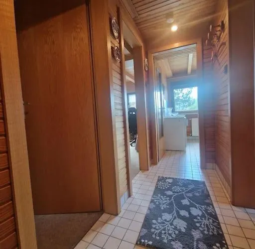 Mit 2 Separaten Schlafzimmern *